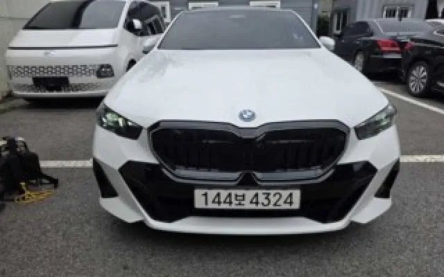 5시리즈 (G60) 530e xDrive BMW 2025/11 6,536km