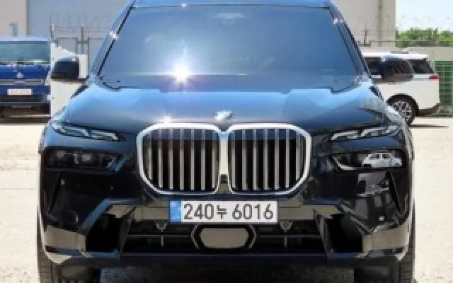 X7 (G07) xDrive 40d M 스포츠 BMW 2024/11 18,221km
